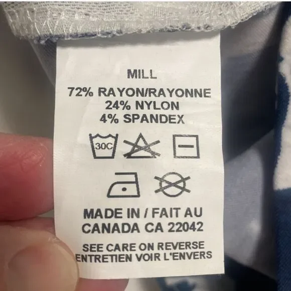 Margaret M Slimming Navy Blue & White Floral Shorts Women Size XS - Picture 6 of 10